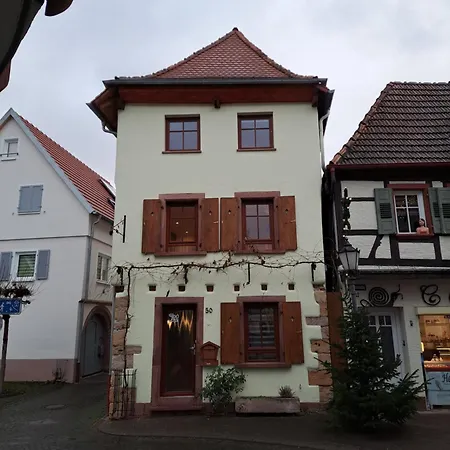Gaestehaus Merlin Mit Saunabereich بيت للعطل